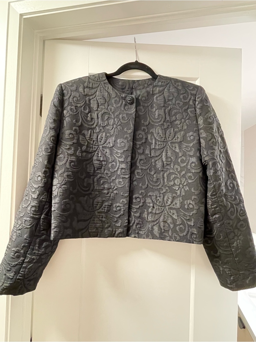 Cropped Black Floral-Jacquard Blazer